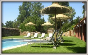 hotel piscina en pareja